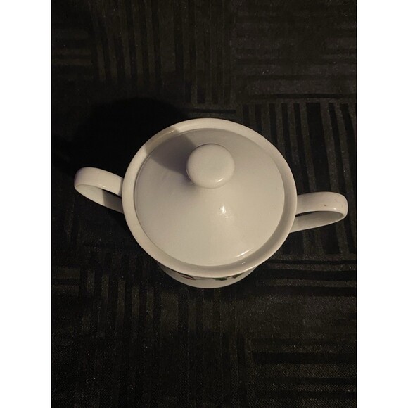 Christmas Holly Berry creamer and lidded sugar bowl set - Picture 4 of 10